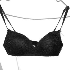 Bralette - Black lace detailed